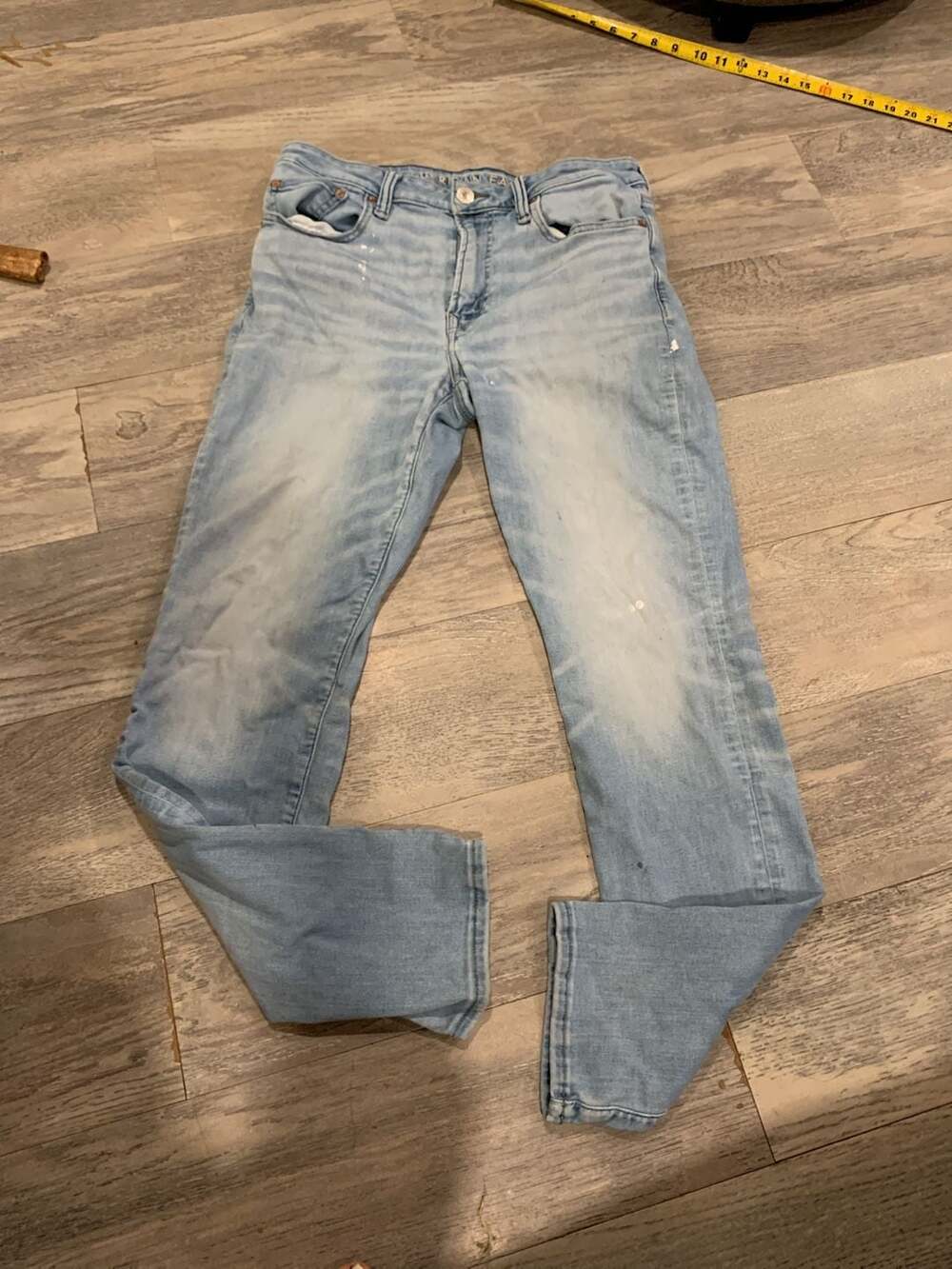 American Eagle Jeans Light Wash Lightly Distressed Denim